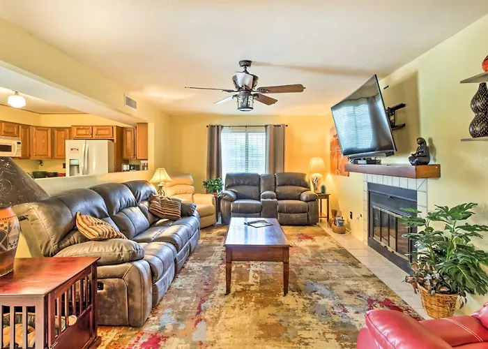 Pet-friendly W/ Heated Pool & Hot Tub Holiday home