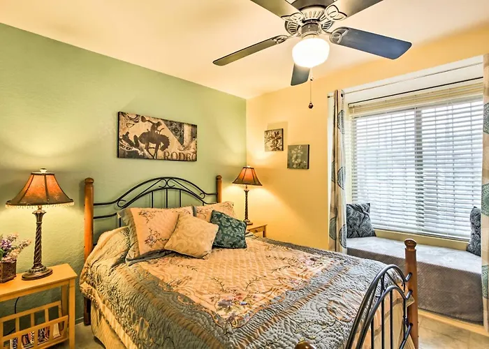 Holiday home Pet-friendly W/ Heated Pool & Hot Tub *