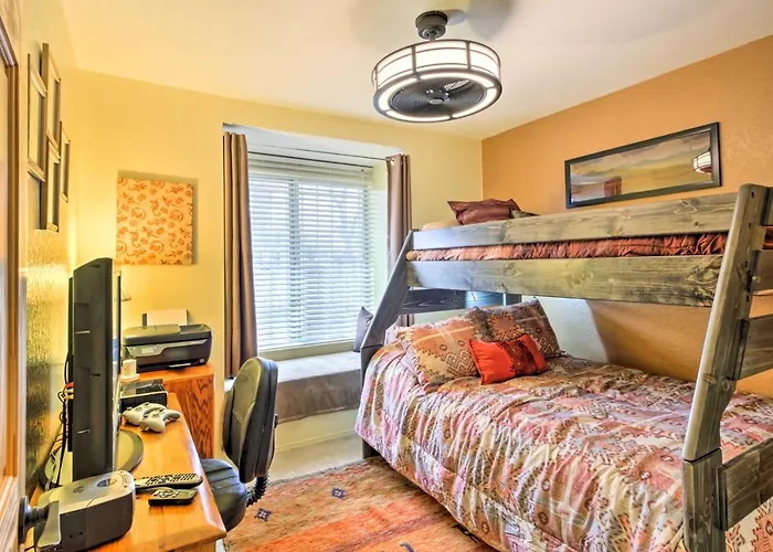 Pet-friendly W/ Heated Pool & Hot Tub Holiday home Tucson