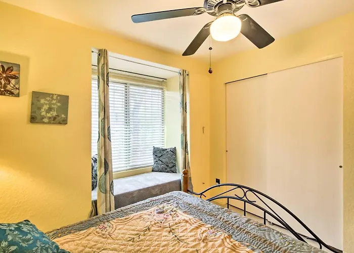 Pet-friendly W/ Heated Pool & Hot Tub Holiday home Tucson