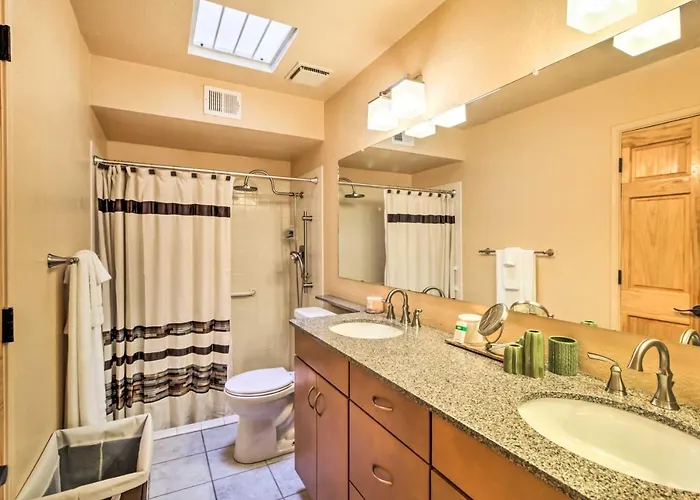 Pet-friendly W/ Heated Pool & Hot Tub Holiday home *